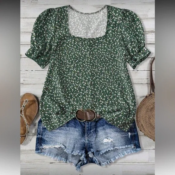 Gorgeous Green Floral Blouse Size XL NWOT - Picture 2 of 6